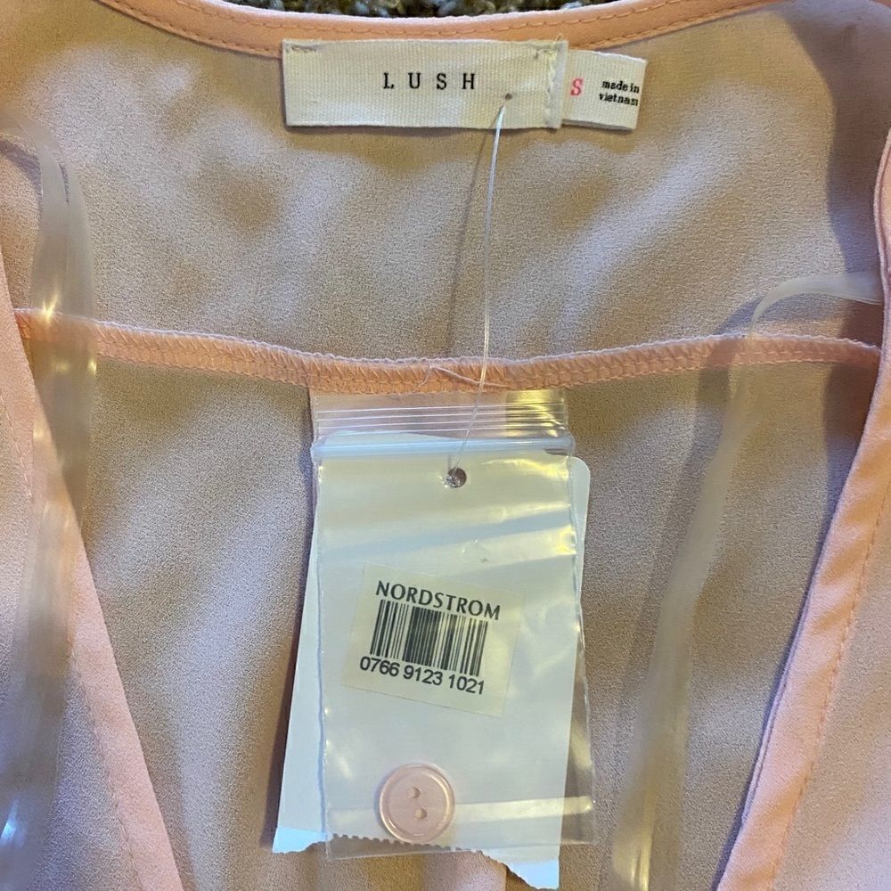 💼LUSH V-neck High/Low Shirt 💼 - Picture 7 of 10